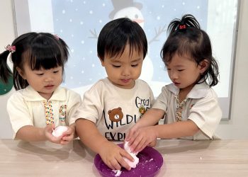 serangoon-gardens-making-snowman-05