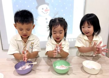 serangoon-gardens-making-snowman-07