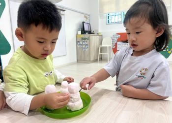 serangoon-gardens-making-snowman-12